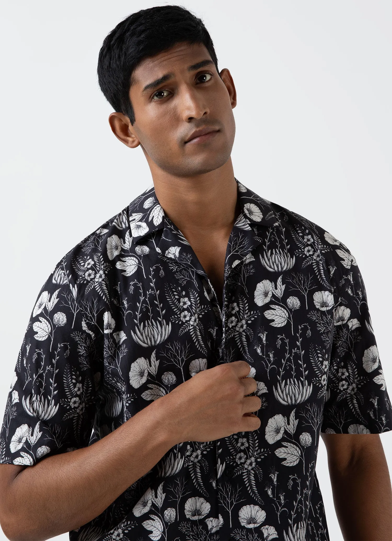 Men's Leaf Print Camp Collar Shirt in Black