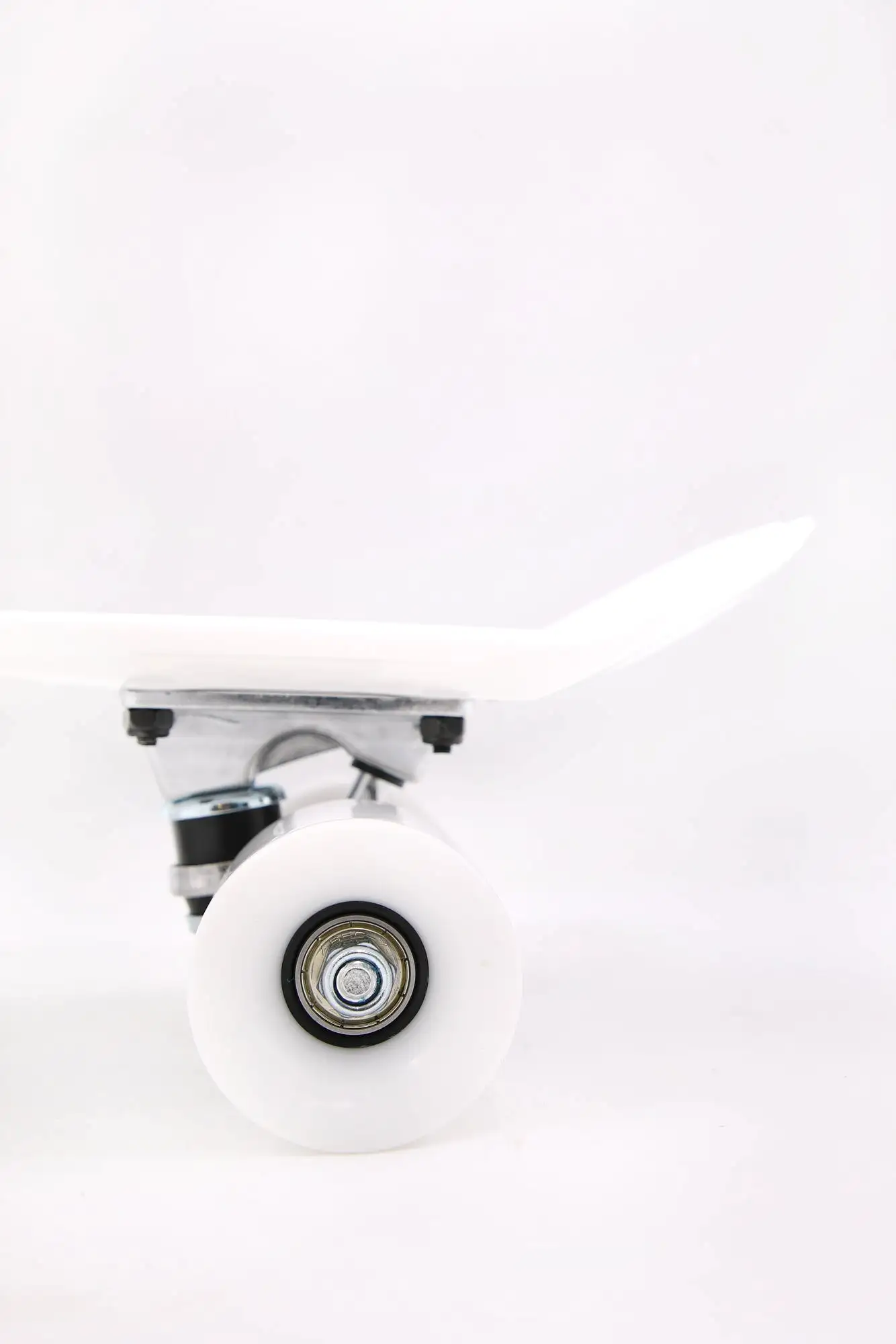 Solid White Cruiser 22