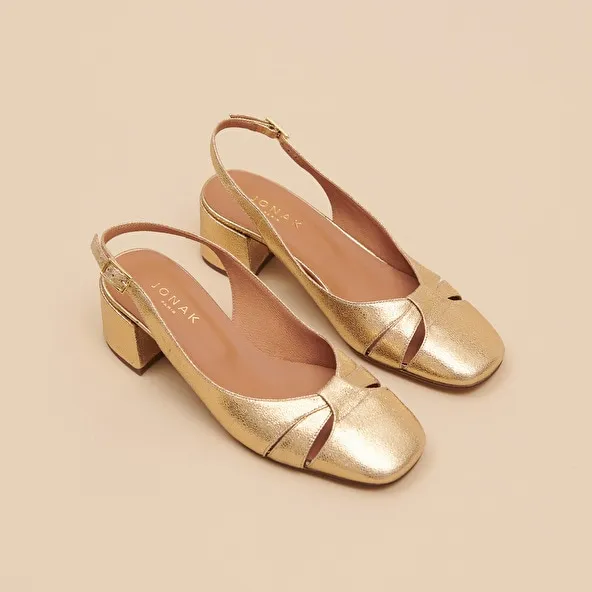 Square-toe ballet flats in gold cracked leather