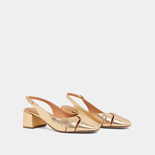 Square-toe ballet flats in gold cracked leather