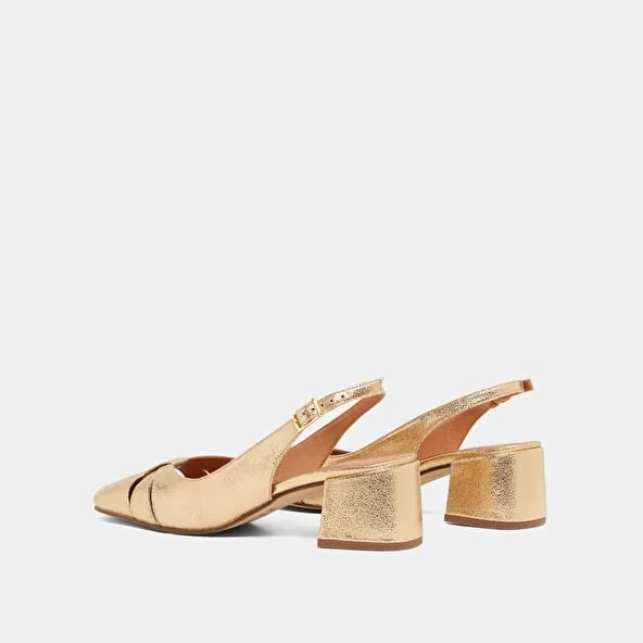 Square-toe ballet flats in gold cracked leather